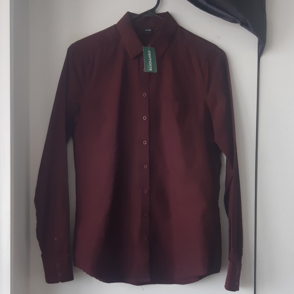 2 for $20 / NWT Button front collar shirt - Picture 2 of 3